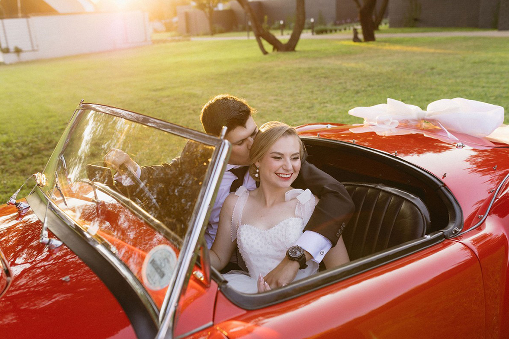 Carla & Jacques: Bright Spring Wedding at Artelier
